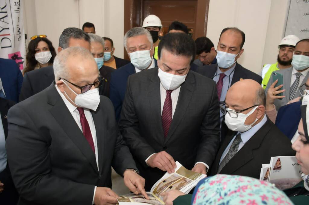 بالصور/ وزير التعليم العالي ورئيس جامعة القاهرة يفتتحان أعمال ترميم وصيانة المبنى الإداري لكلية الآداب أقدم مباني كليات جامعة القاهرة 31 91d9e87c 8cd0 427b b9df a94e8b61417e 1