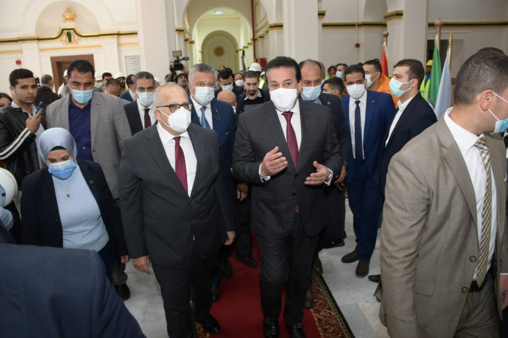 بالصور/ وزير التعليم العالي ورئيس جامعة القاهرة يفتتحان أعمال ترميم وصيانة المبنى الإداري لكلية الآداب أقدم مباني كليات جامعة القاهرة 29 d24cefff ae29 4d2f 8b99 443af158921e