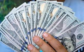 سعر الدولار اليوم في لبنان الثلاثاء 26 يوليو 2022.. لدى السوق الموازية 27 سعر الدولار اليوم في لبنانصعد سعر الدولار اليوم في لبنان خلال التعاملات المبكرة من صباح الثلاثاء لدى السوق الموازية غير الرسمية (السوداء) ليتراوح بين 29700 و29750 ليرة للدولار الواحد.وأقفل سعر صرف الدولار في السوق الموازية مساء أمس الإثنين مسجلا ما بين 29650 و29700 ليرة لبنانيّة لكلّ دولار، وفقا لموقع "لبنان اليوم".