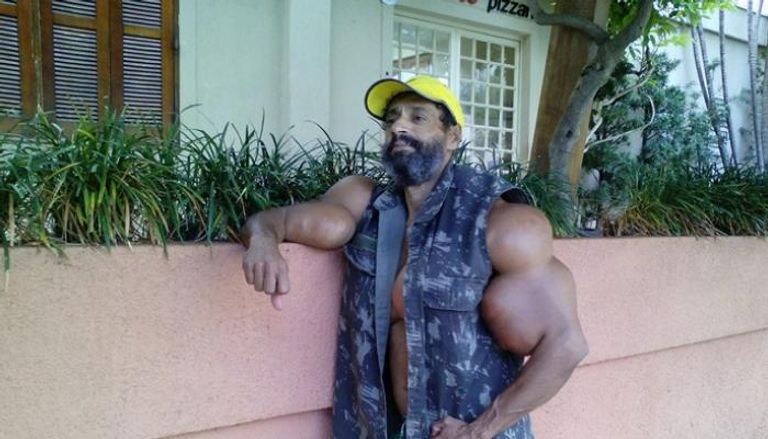 بطل قتله الزيت في عيد ميلاده الـ55 فالدير سيغاتو لاعب كمال الأجسام 26 98 094249 valdir segato brazilian body builder