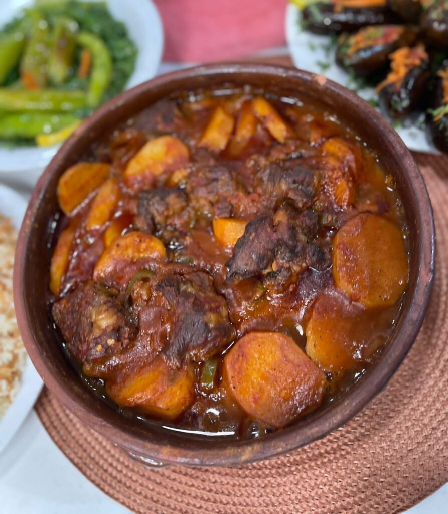 طاجن بطاطس باللحمة بطريقة (الشيف هاله فهمي ) 30 407361103 899406735177292 1628521987723182845 n
